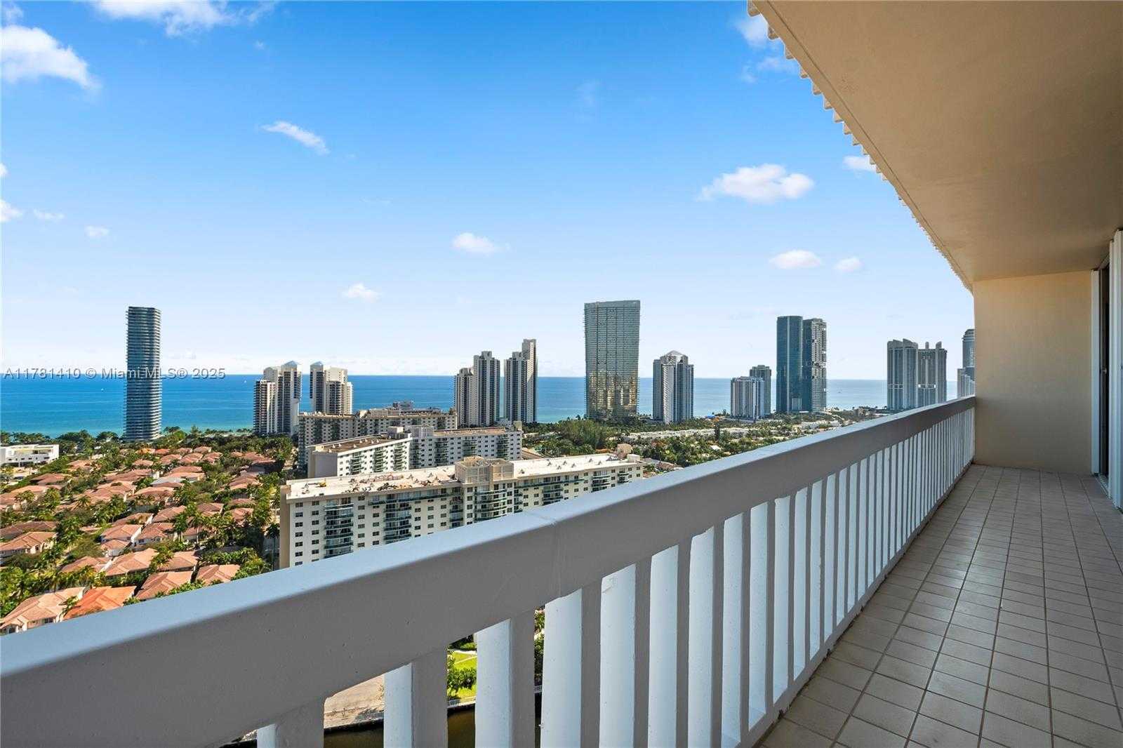 Small Image of 19355 TURNBERRY WAY #PH-K, Aventura Number 21