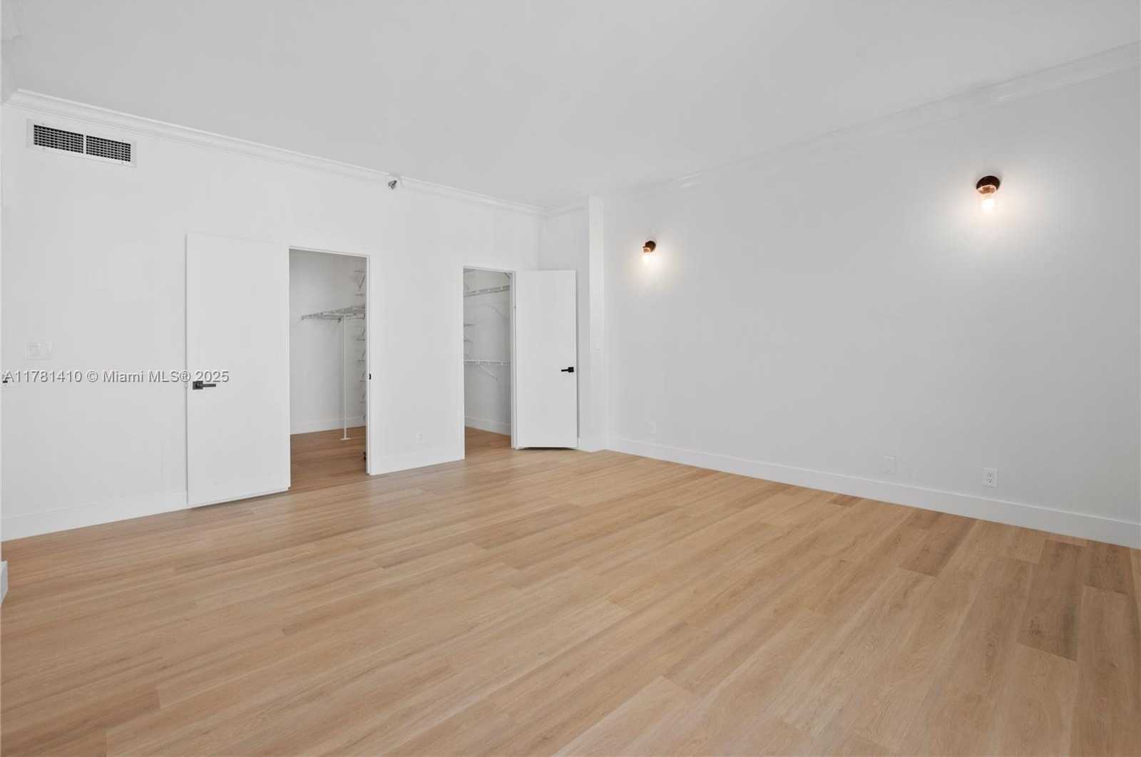 Small Image of 19355 TURNBERRY WAY #PH-K, Aventura Number 29