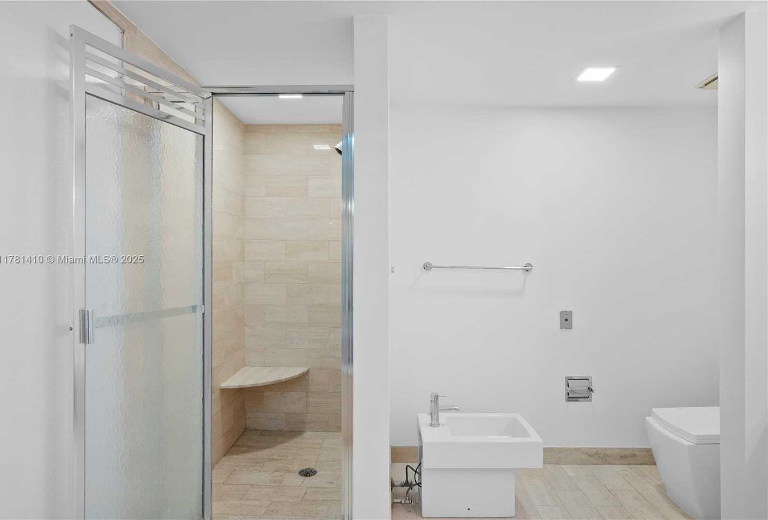 Small Image of 19355 TURNBERRY WAY #PH-K, Aventura Number 35