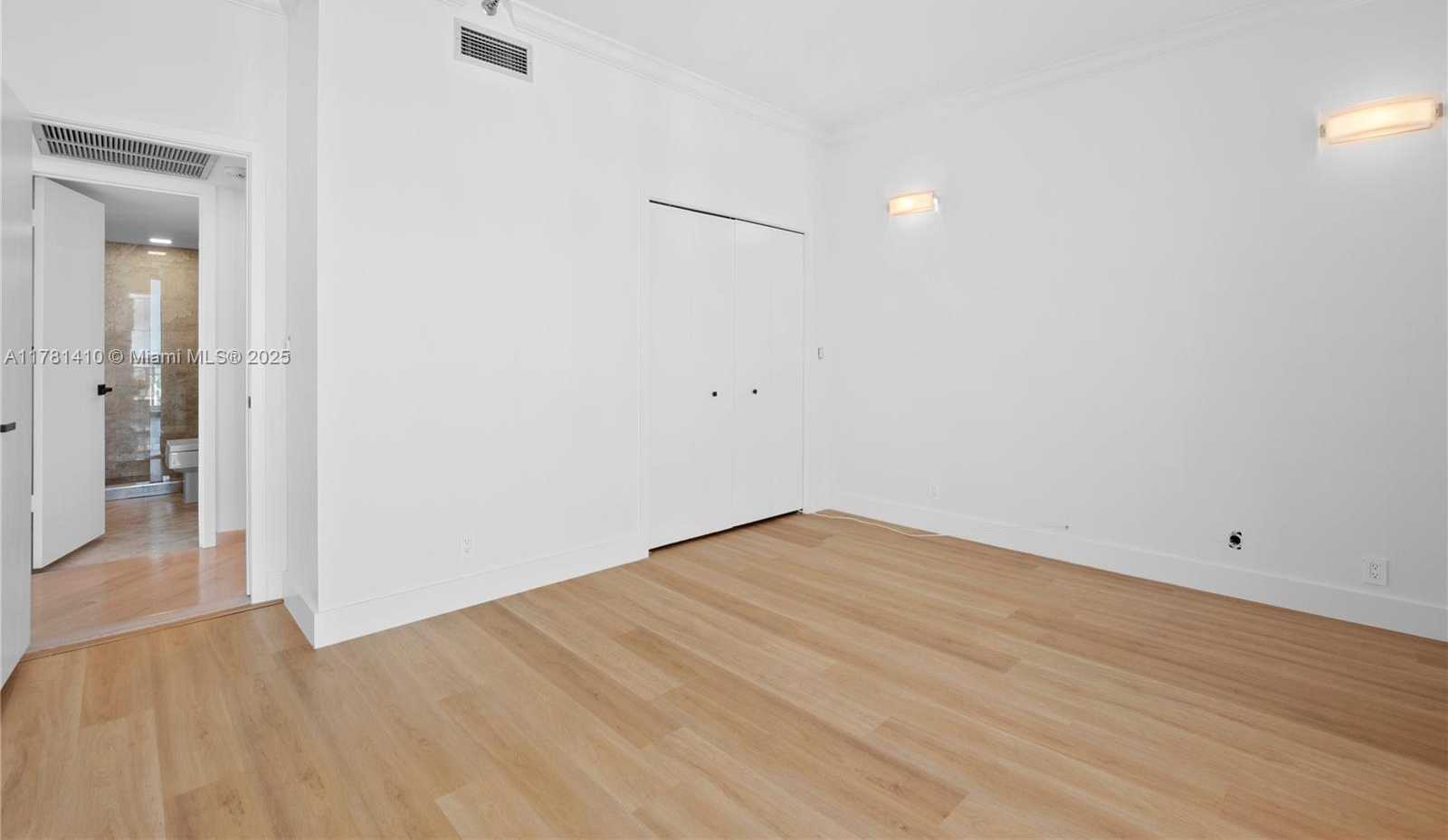 Small Image of 19355 TURNBERRY WAY #PH-K, Aventura Number 39