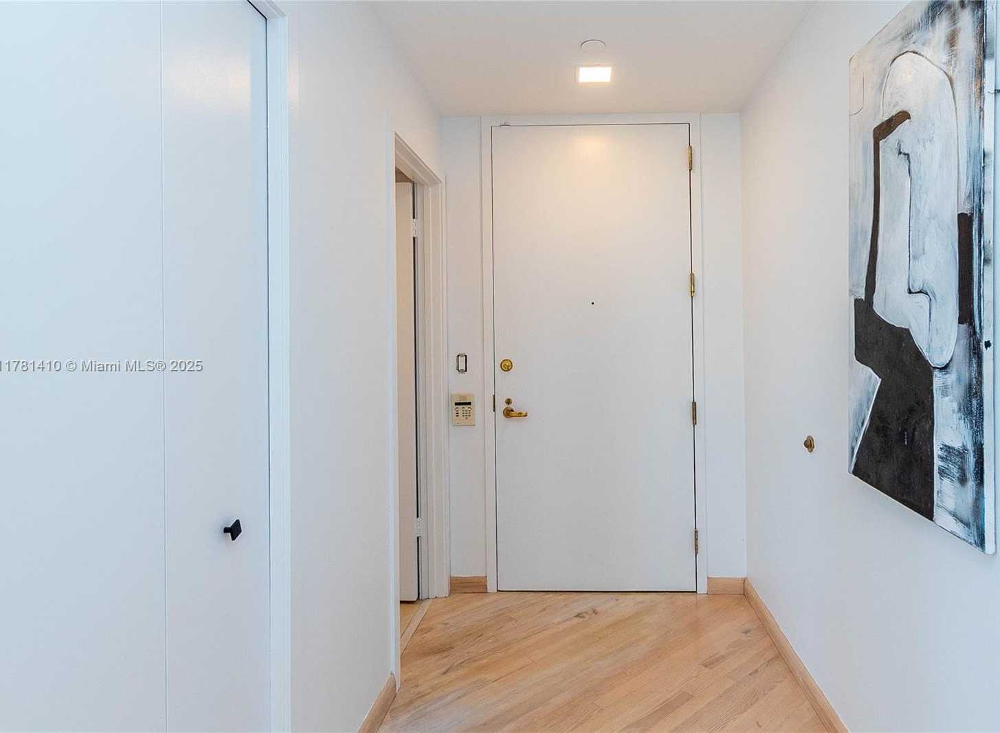 Small Image of 19355 TURNBERRY WAY #PH-K, Aventura Number 4