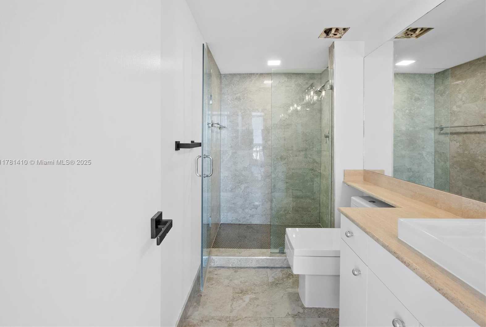 Small Image of 19355 TURNBERRY WAY #PH-K, Aventura Number 40