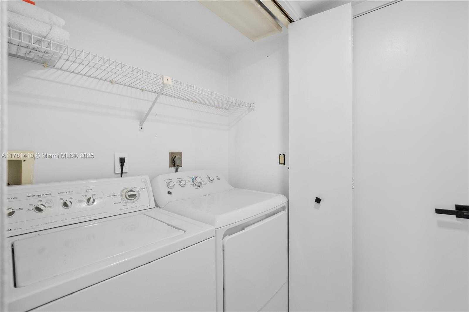Small Image of 19355 TURNBERRY WAY #PH-K, Aventura Number 42