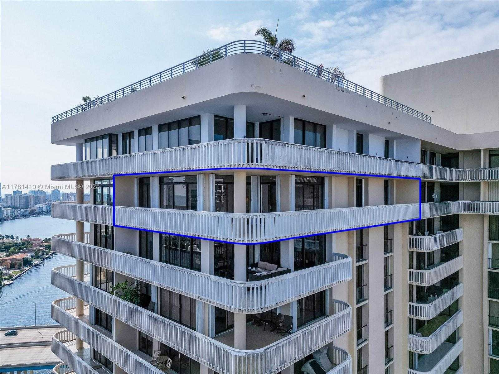 Small Image of 19355 TURNBERRY WAY #PH-K, Aventura Number 43