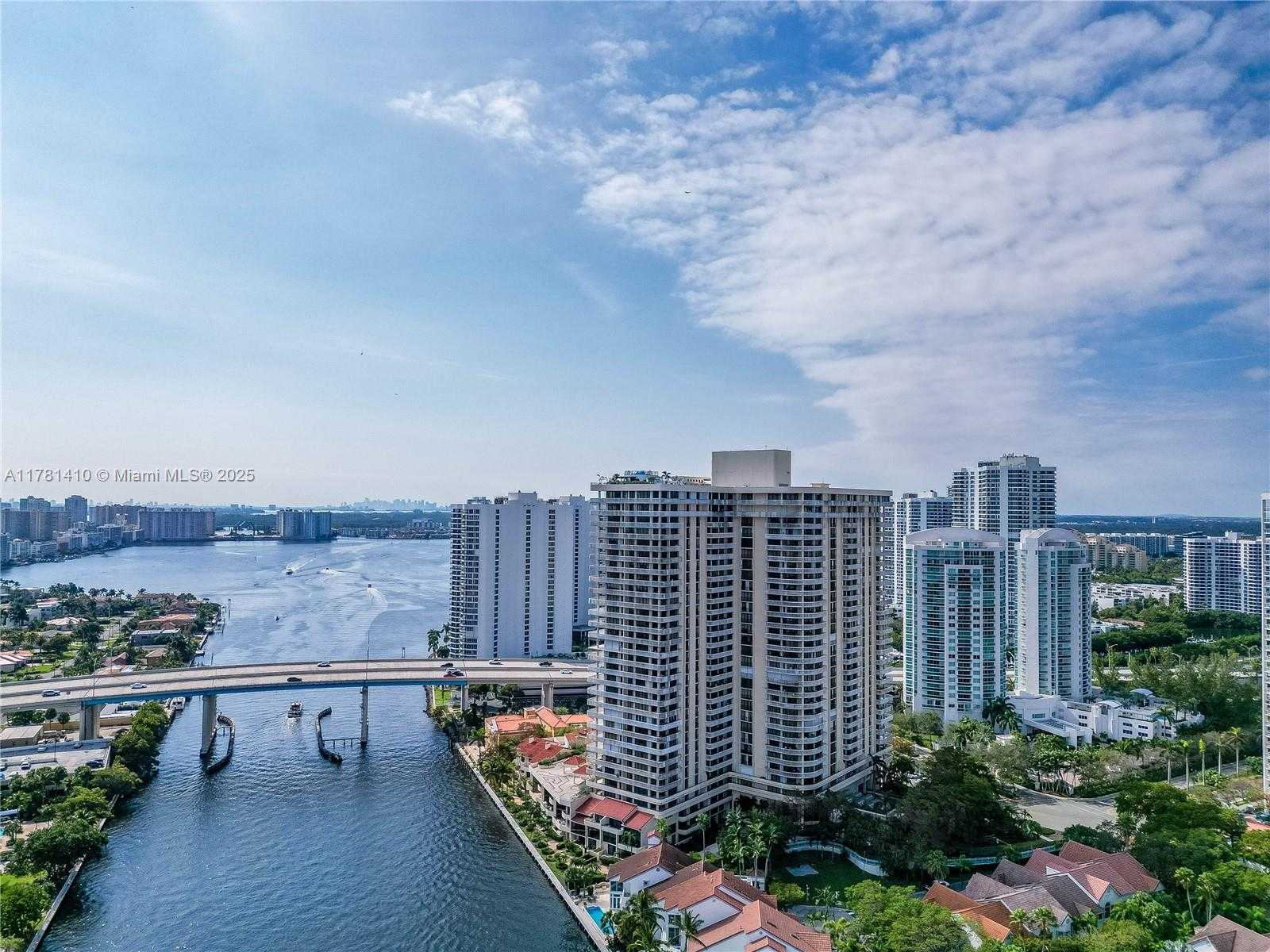 Small Image of 19355 TURNBERRY WAY #PH-K, Aventura Number 47