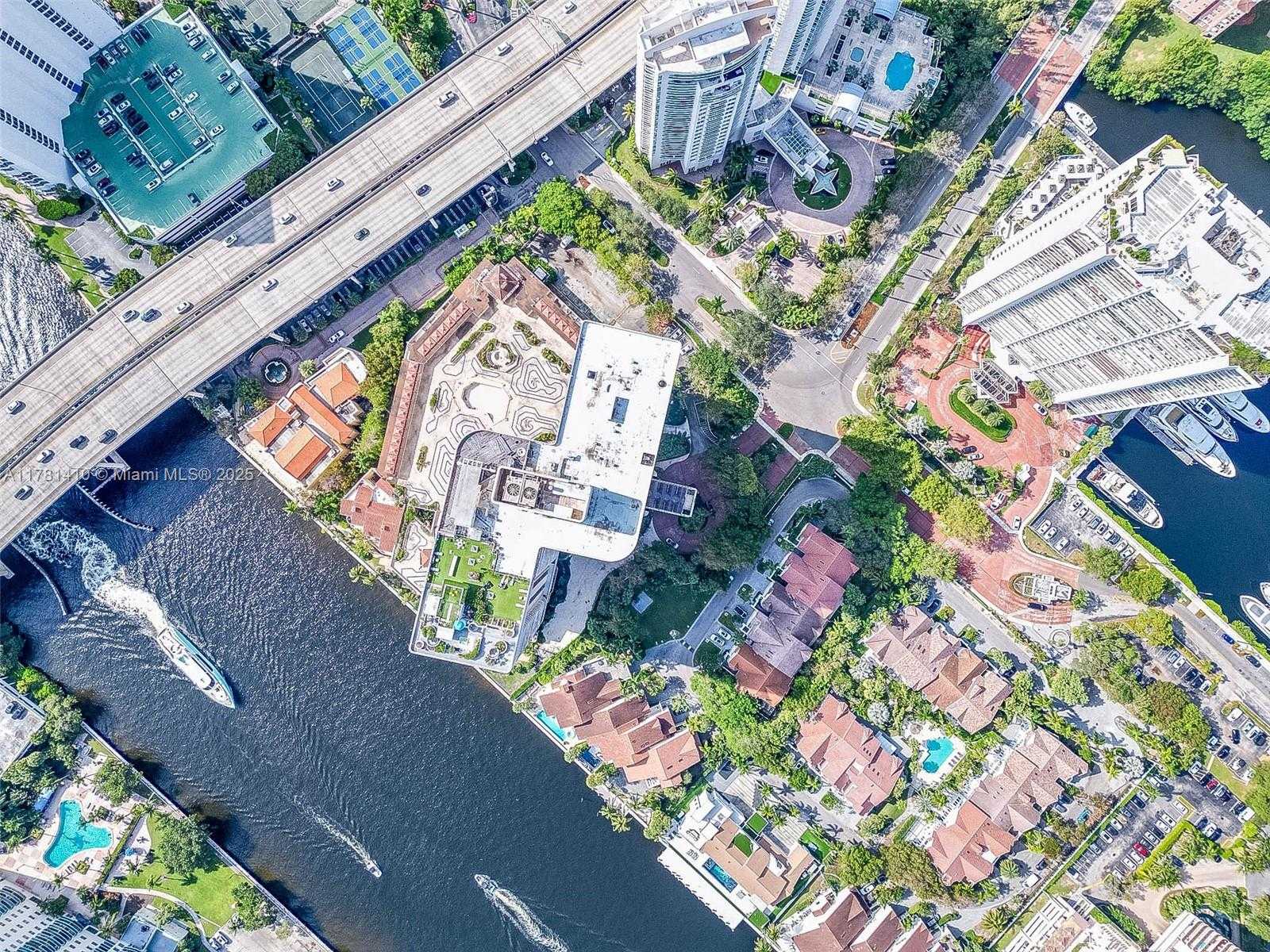 Small Image of 19355 TURNBERRY WAY #PH-K, Aventura Number 49