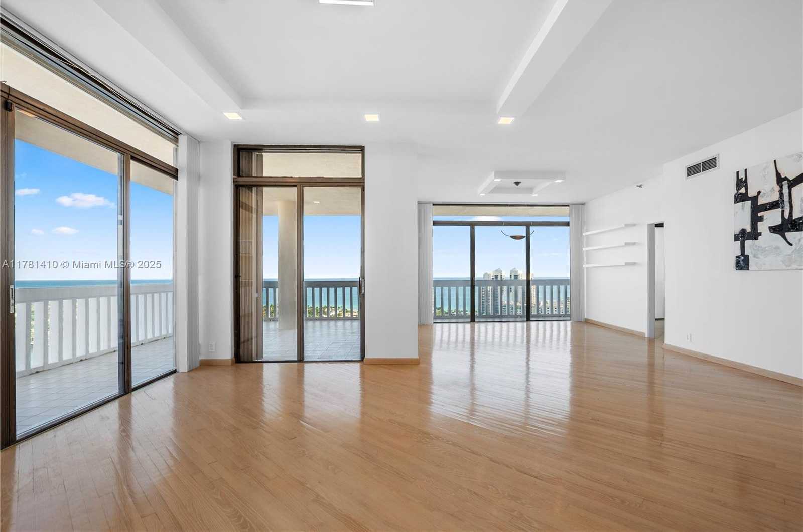 Small Image of 19355 TURNBERRY WAY #PH-K, Aventura Number 7