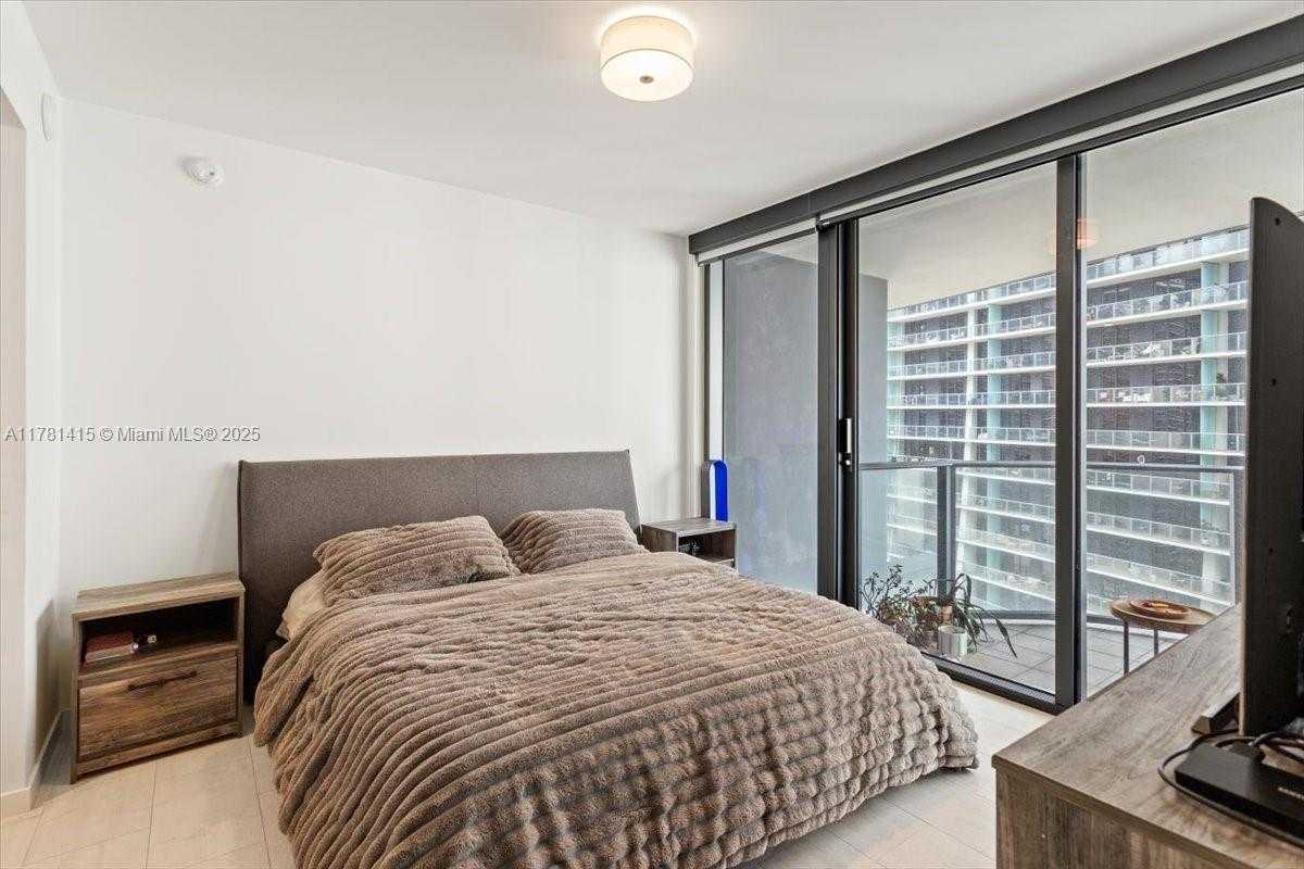 Small Image of 1000 BRICKELL PLZ #3303, Miami Number 10