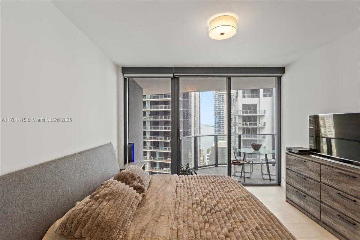 Small Image of 1000 BRICKELL PLZ #3303, Miami Number 11