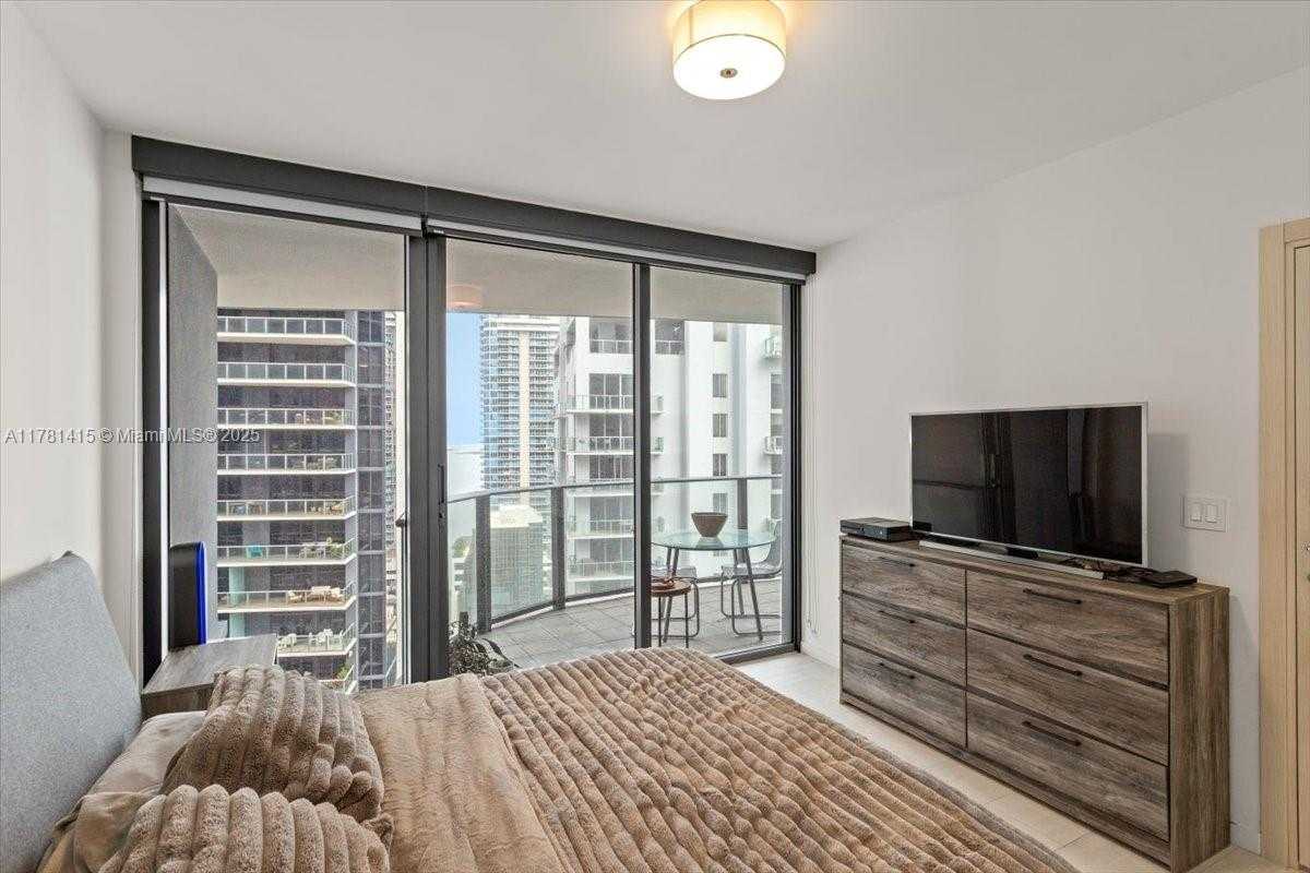 Small Image of 1000 BRICKELL PLZ #3303, Miami Number 12