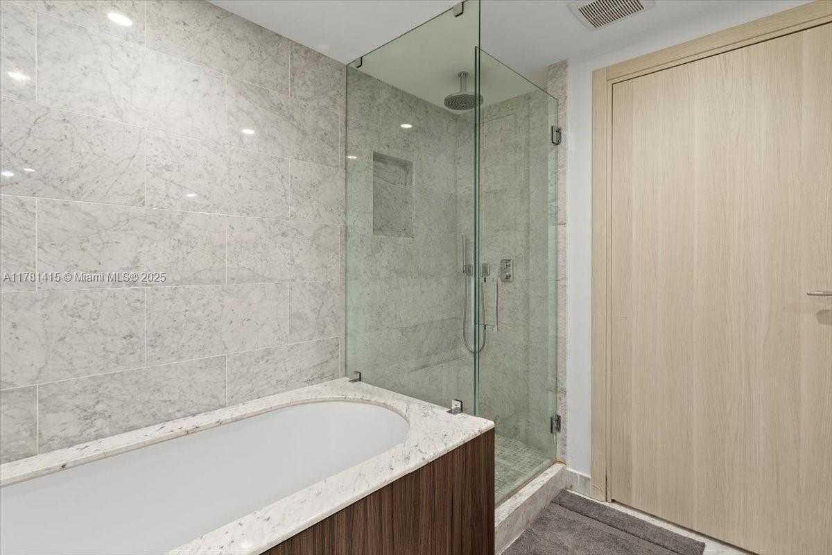 Small Image of 1000 BRICKELL PLZ #3303, Miami Number 17