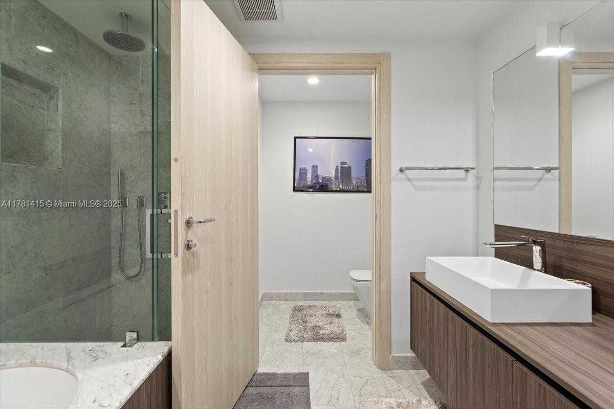 Small Image of 1000 BRICKELL PLZ #3303, Miami Number 18