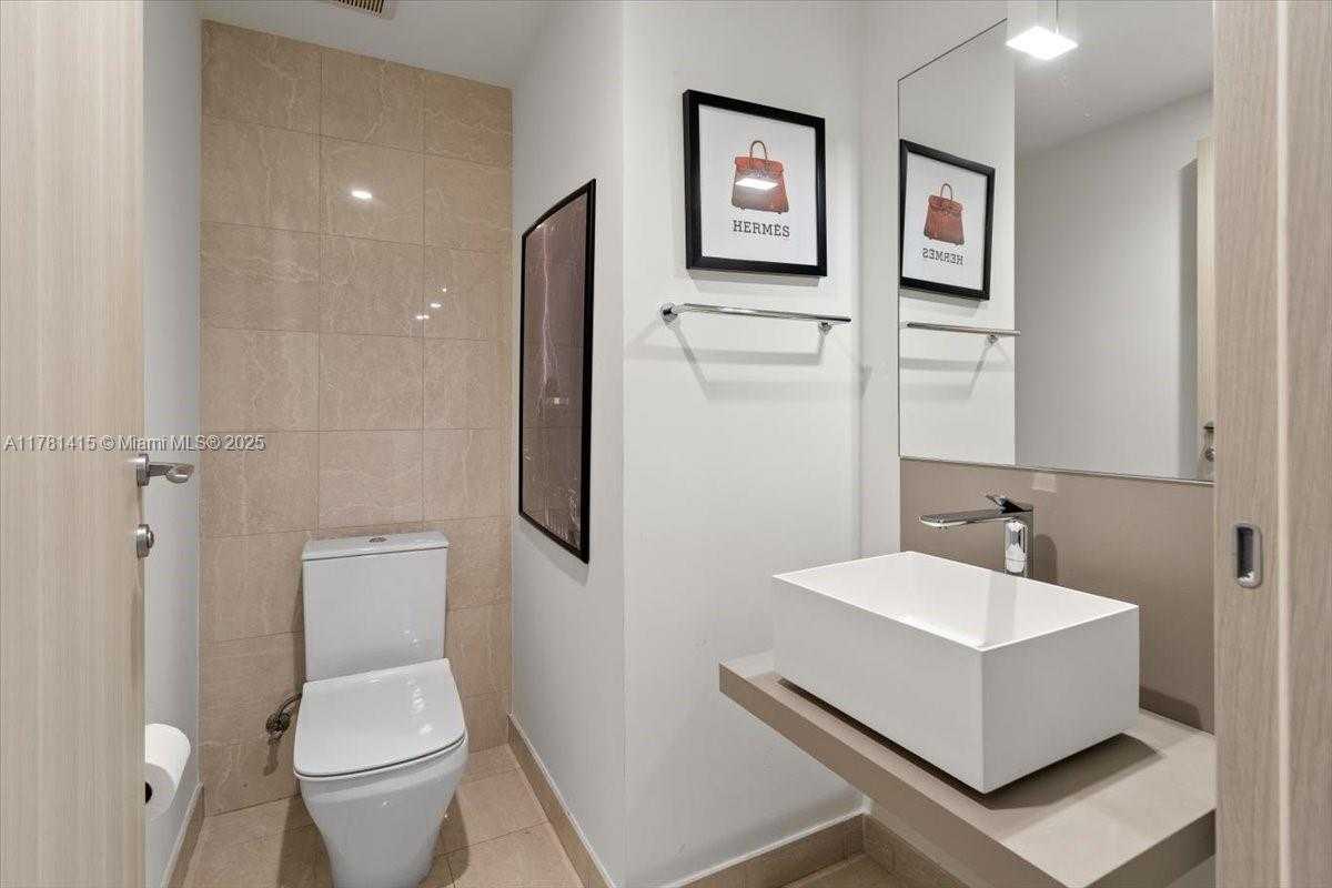Small Image of 1000 BRICKELL PLZ #3303, Miami Number 2