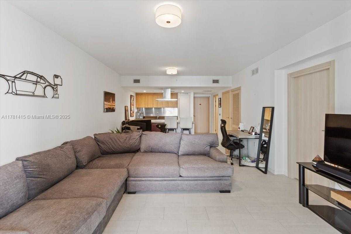 Small Image of 1000 BRICKELL PLZ #3303, Miami Number 8