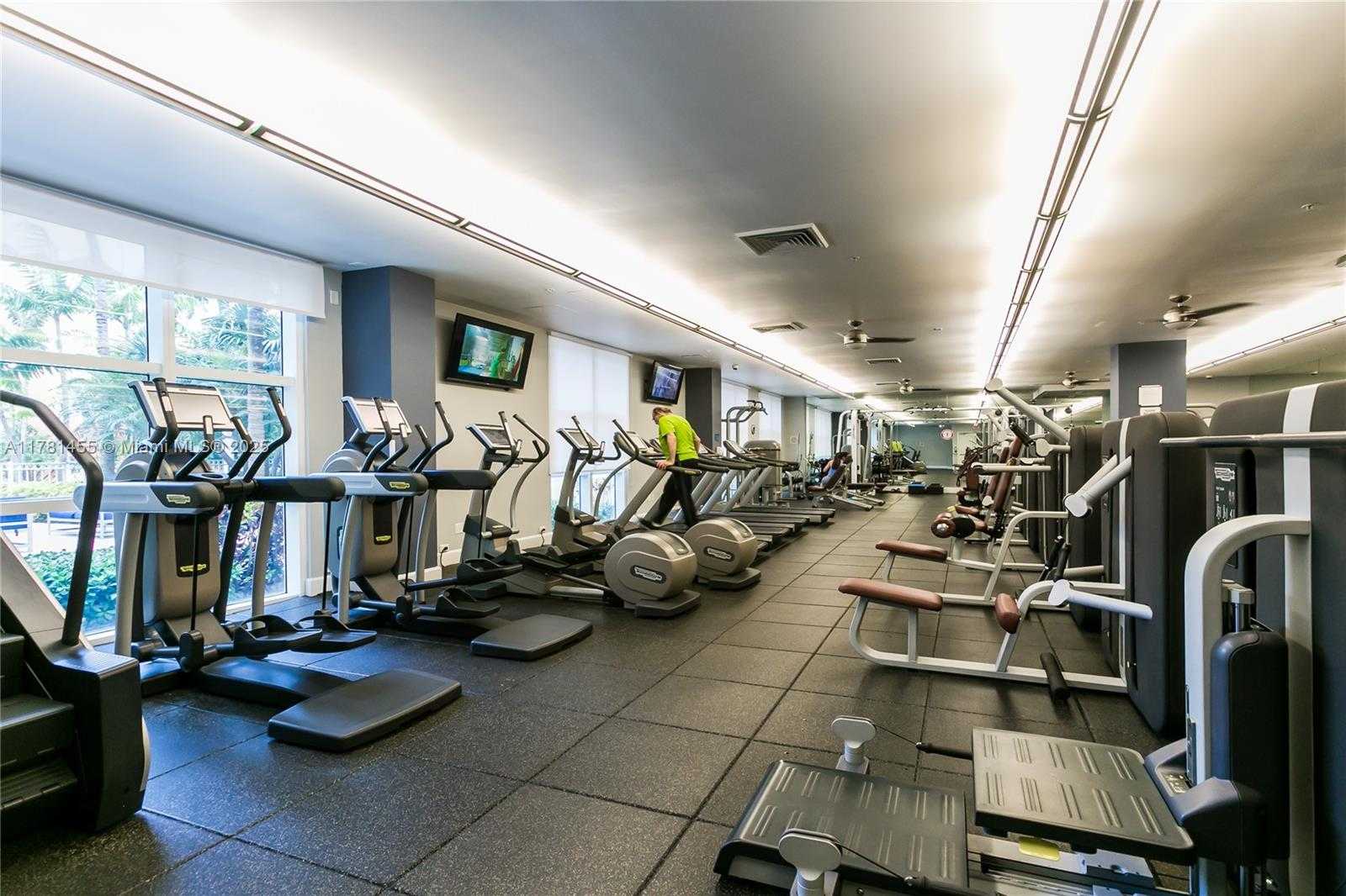 Small Image of 2001 BISCAYNE BLVD #3306, Miami Number 15