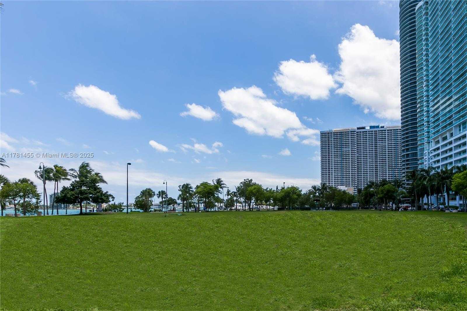 Small Image of 2001 BISCAYNE BLVD #3306, Miami Number 21
