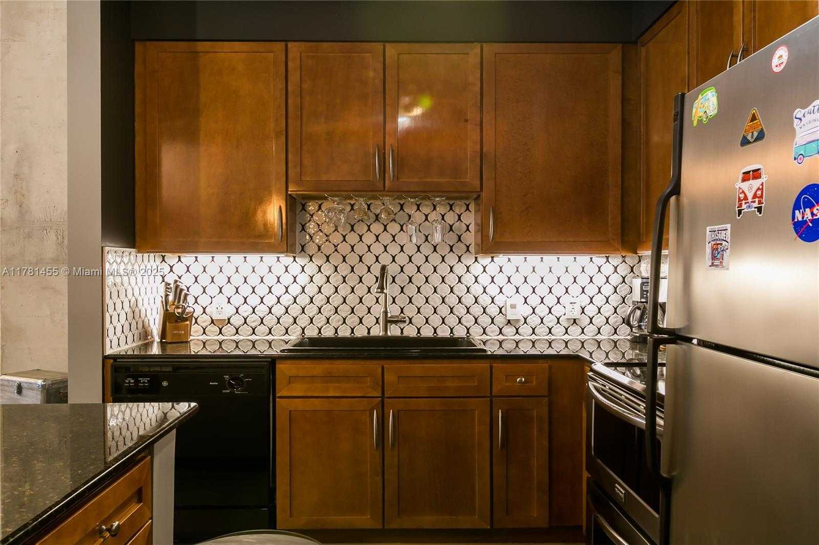 Small Image of 2001 BISCAYNE BLVD #3306, Miami Number 5
