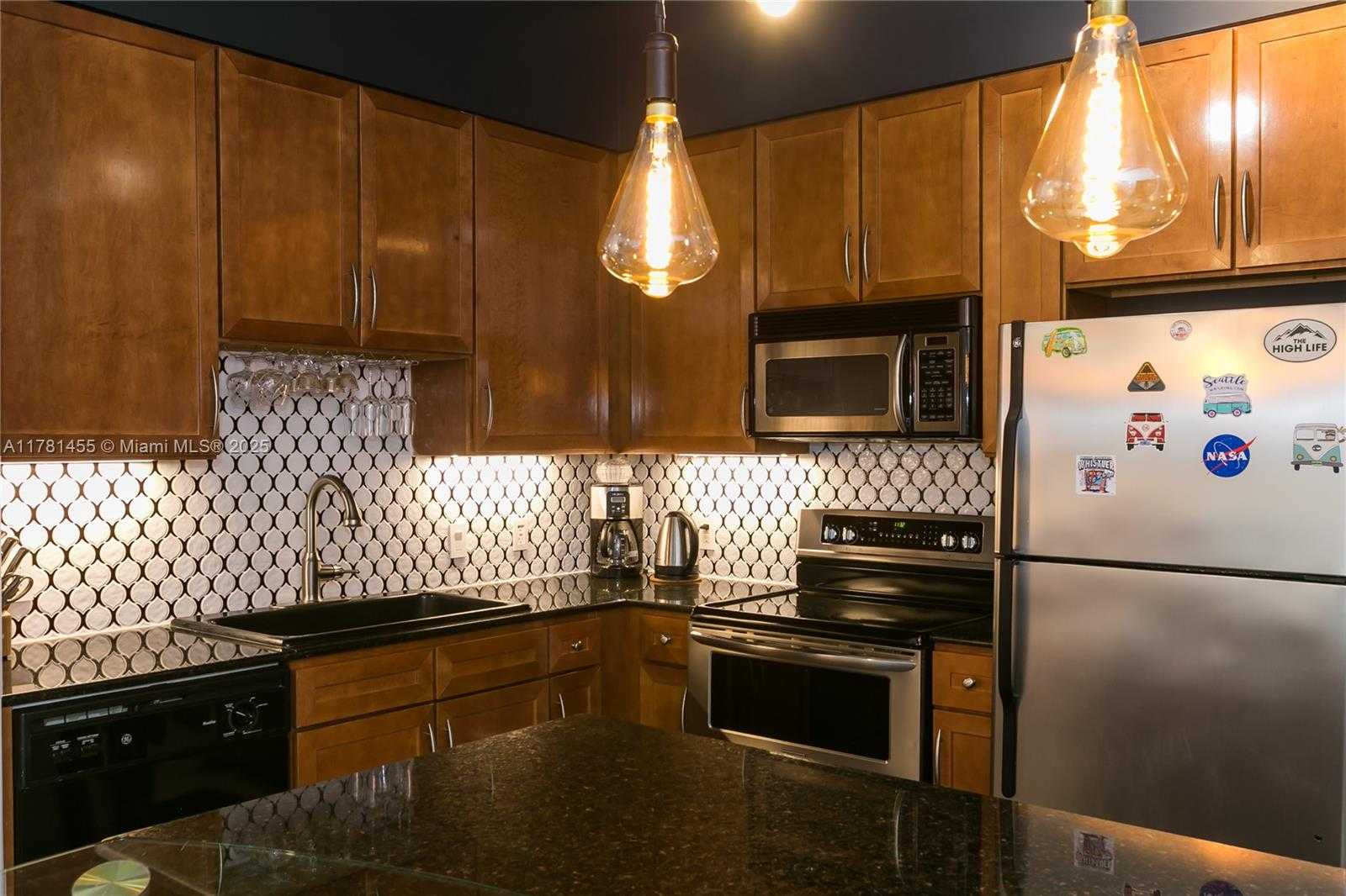 Small Image of 2001 BISCAYNE BLVD #3306, Miami Number 6
