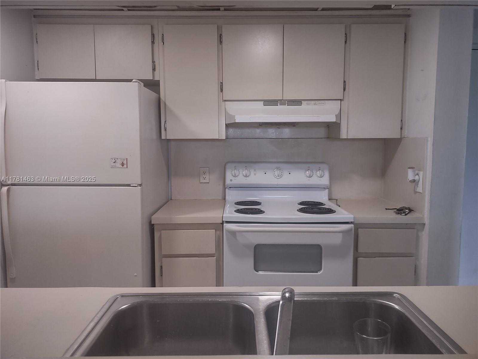 Small Image of 8100 GENEVA CT #341, Doral Number 10