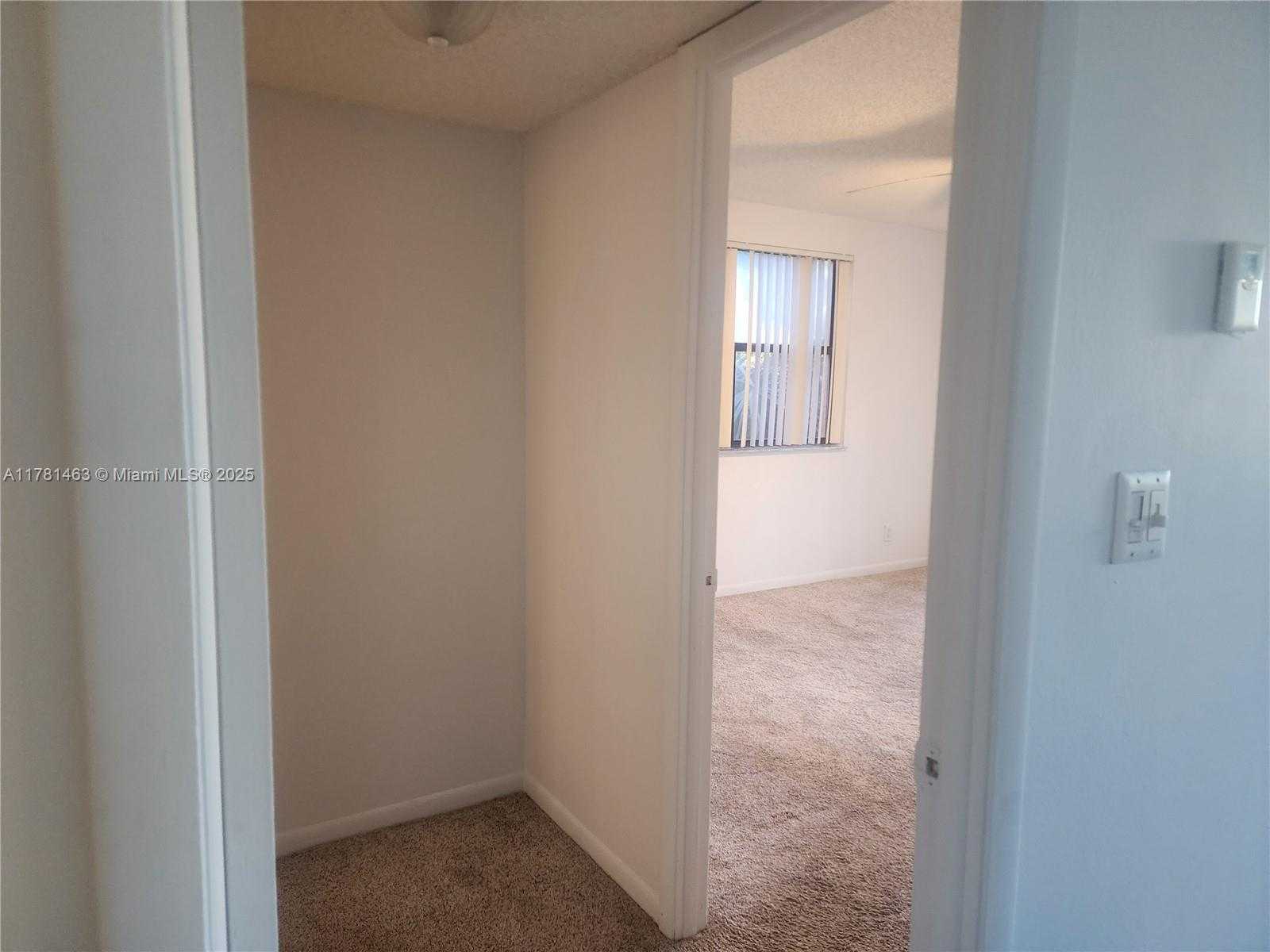Small Image of 8100 GENEVA CT #341, Doral Number 14