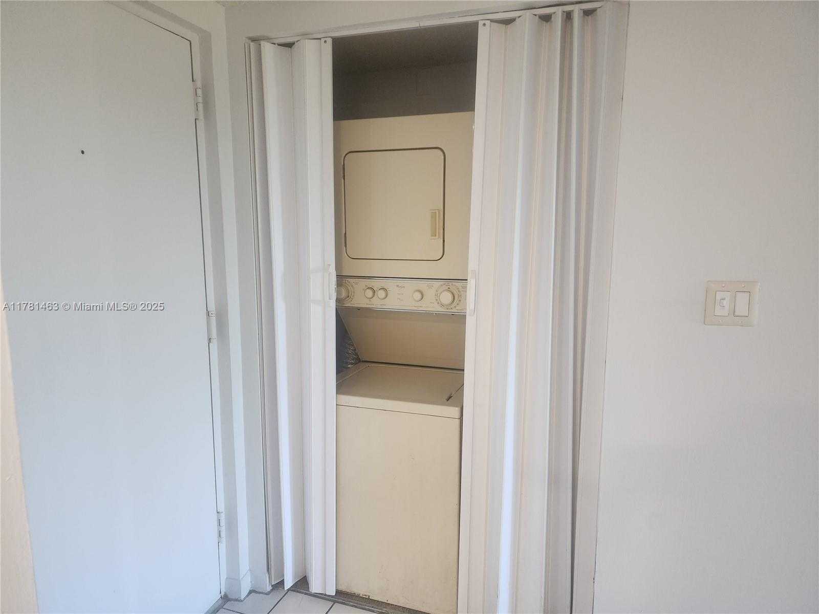Small Image of 8100 GENEVA CT #341, Doral Number 15