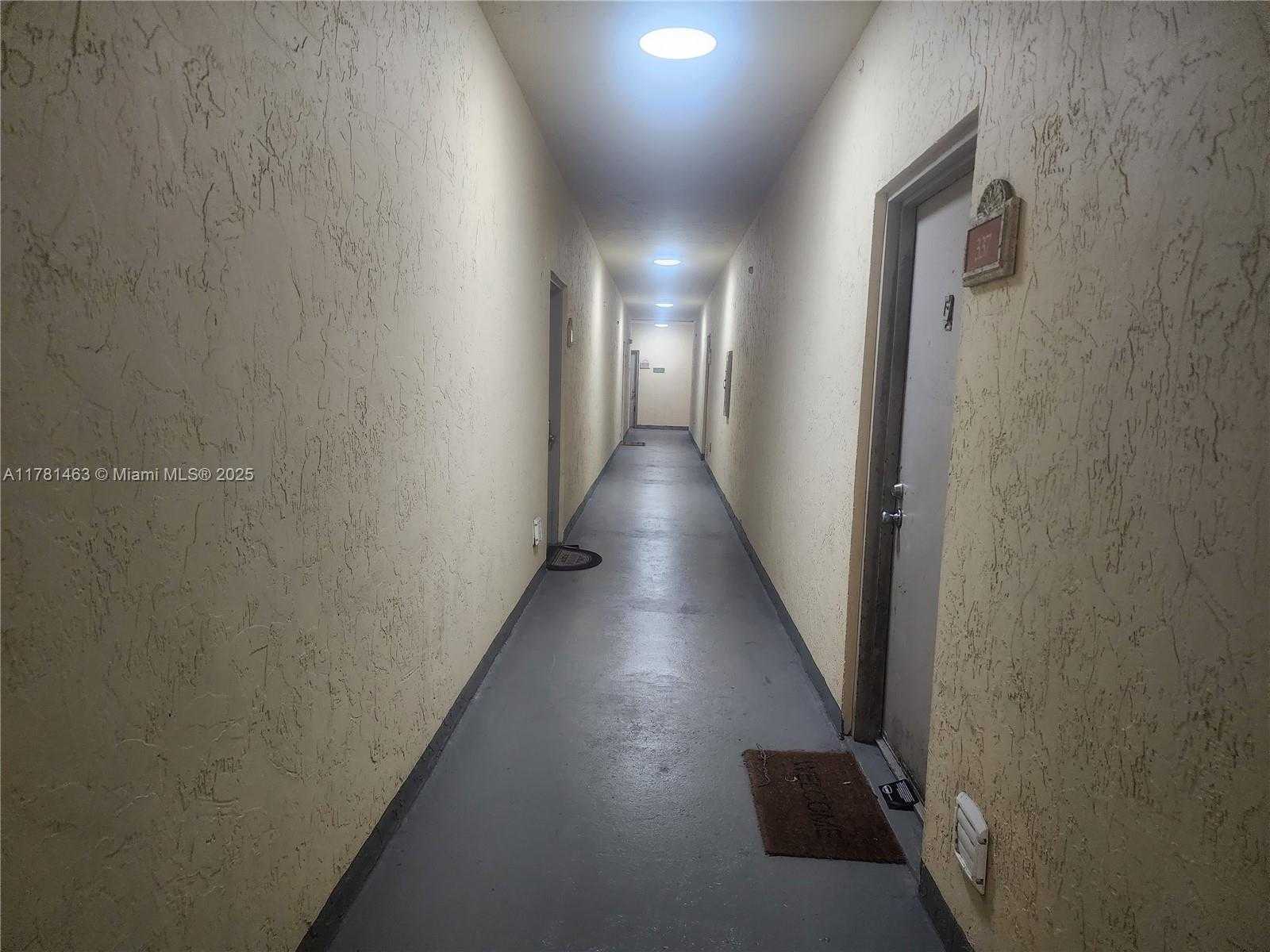 Small Image of 8100 GENEVA CT #341, Doral Number 4
