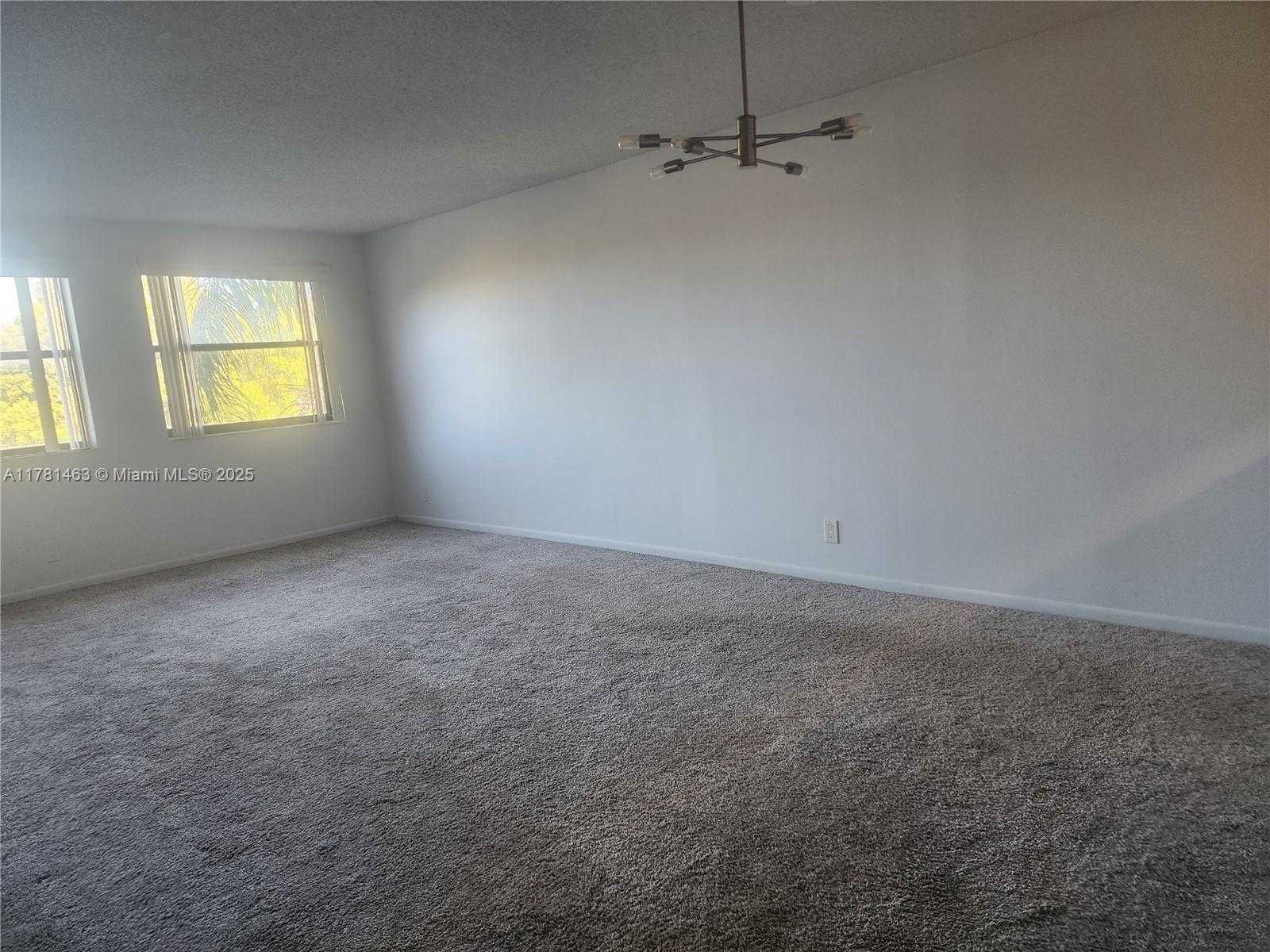 Small Image of 8100 GENEVA CT #341, Doral Number 7