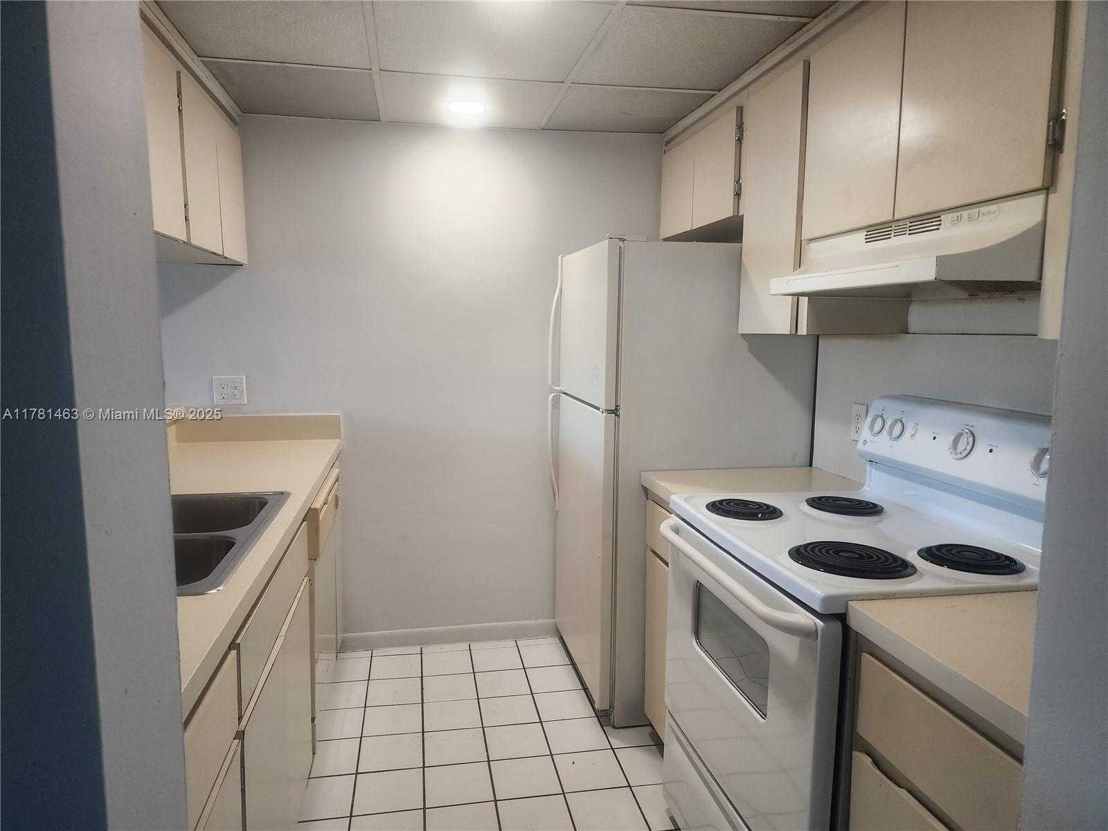 Small Image of 8100 GENEVA CT #341, Doral Number 9