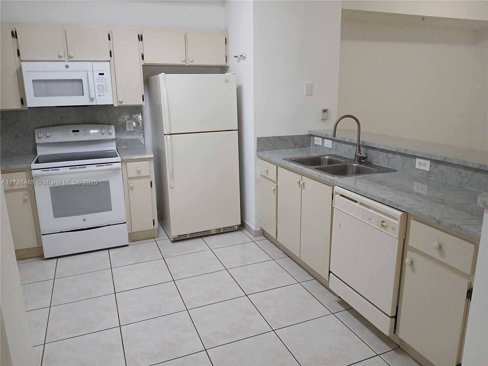 Small Image of 7230 NORTH WEST 114TH AVE #103, Doral Number 4