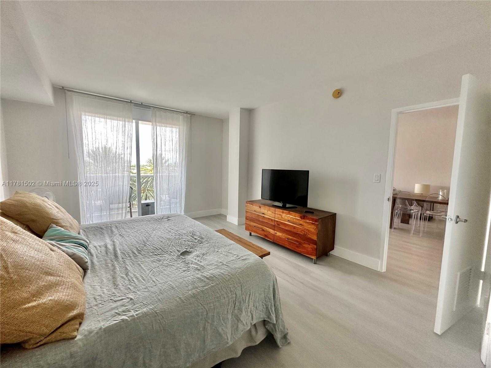 Small Image of 10275 COLLINS AVE #429, Bal Harbour Number 8