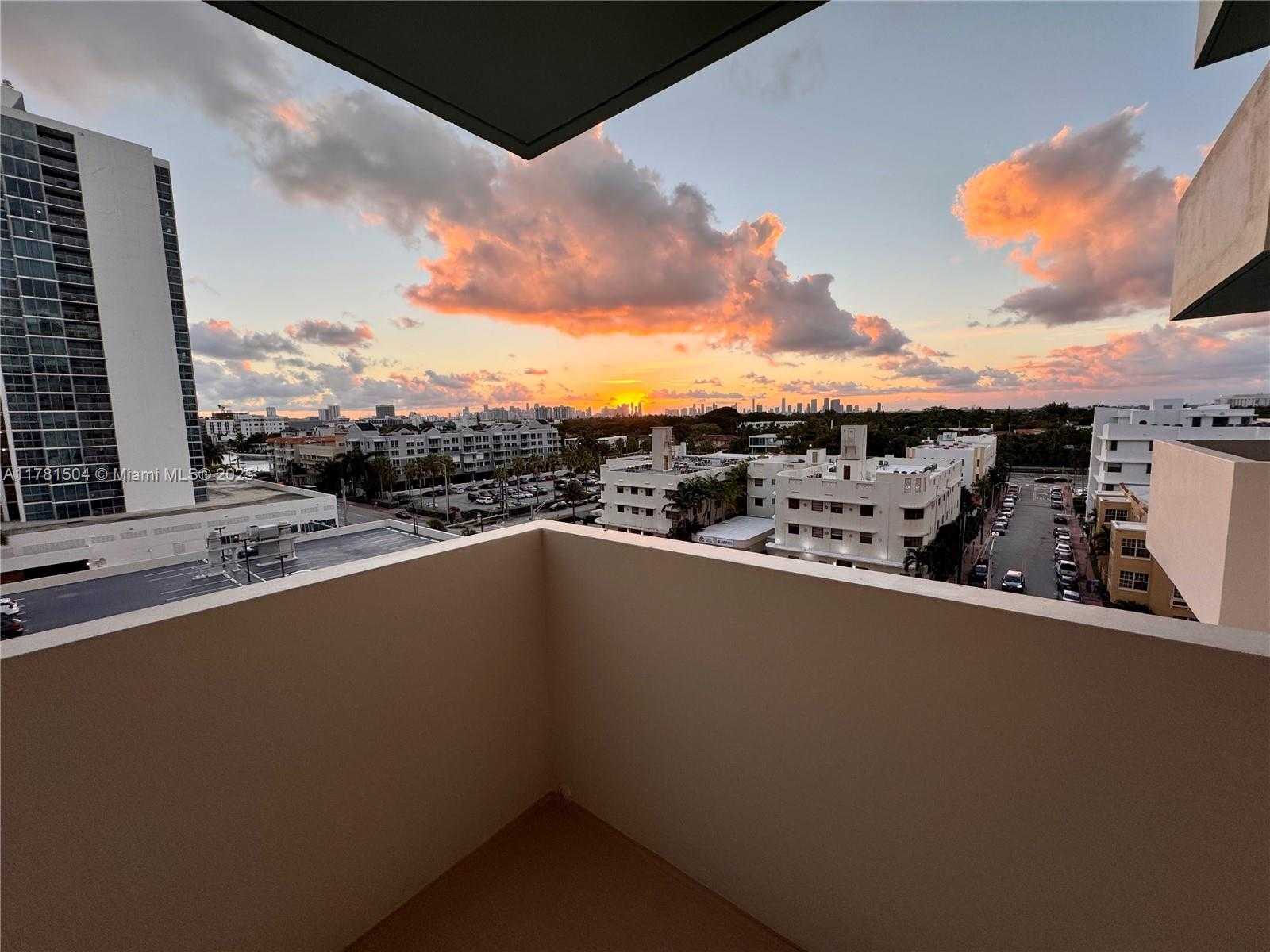 Small Image of 2899 COLLINS AVE #820, Miami Beach Number 15