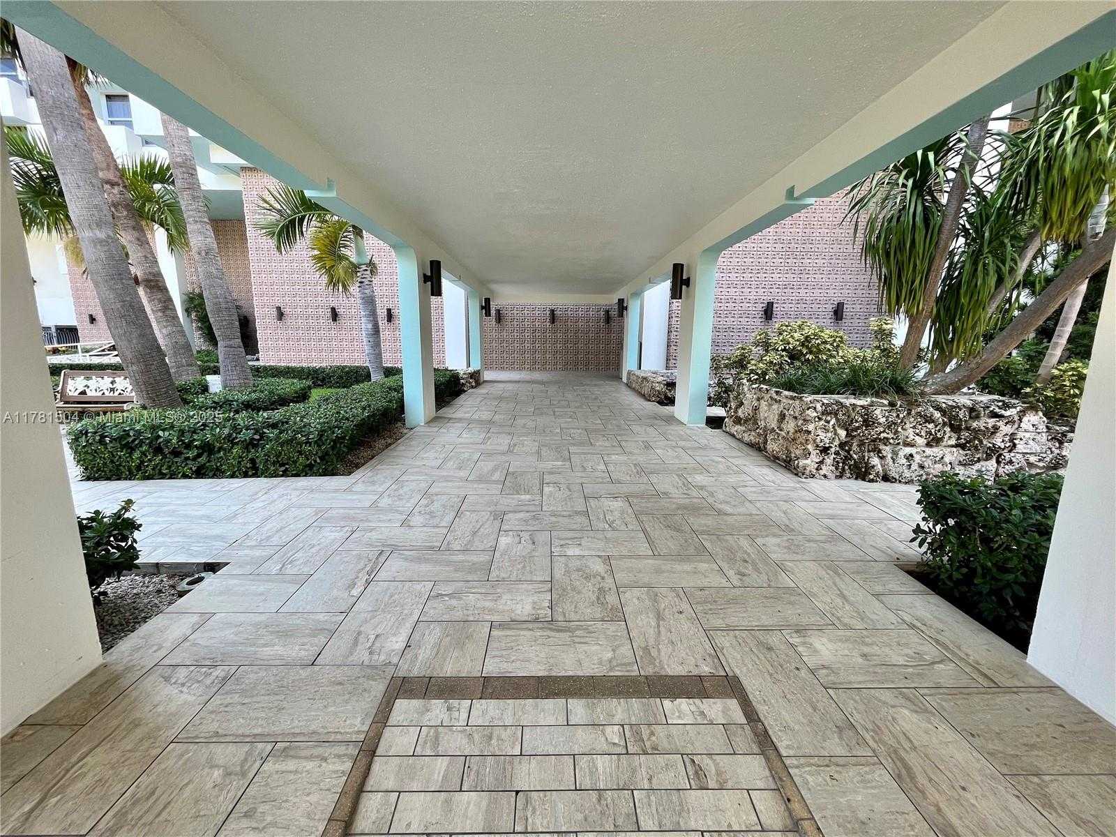 Small Image of 2899 COLLINS AVE #820, Miami Beach Number 24