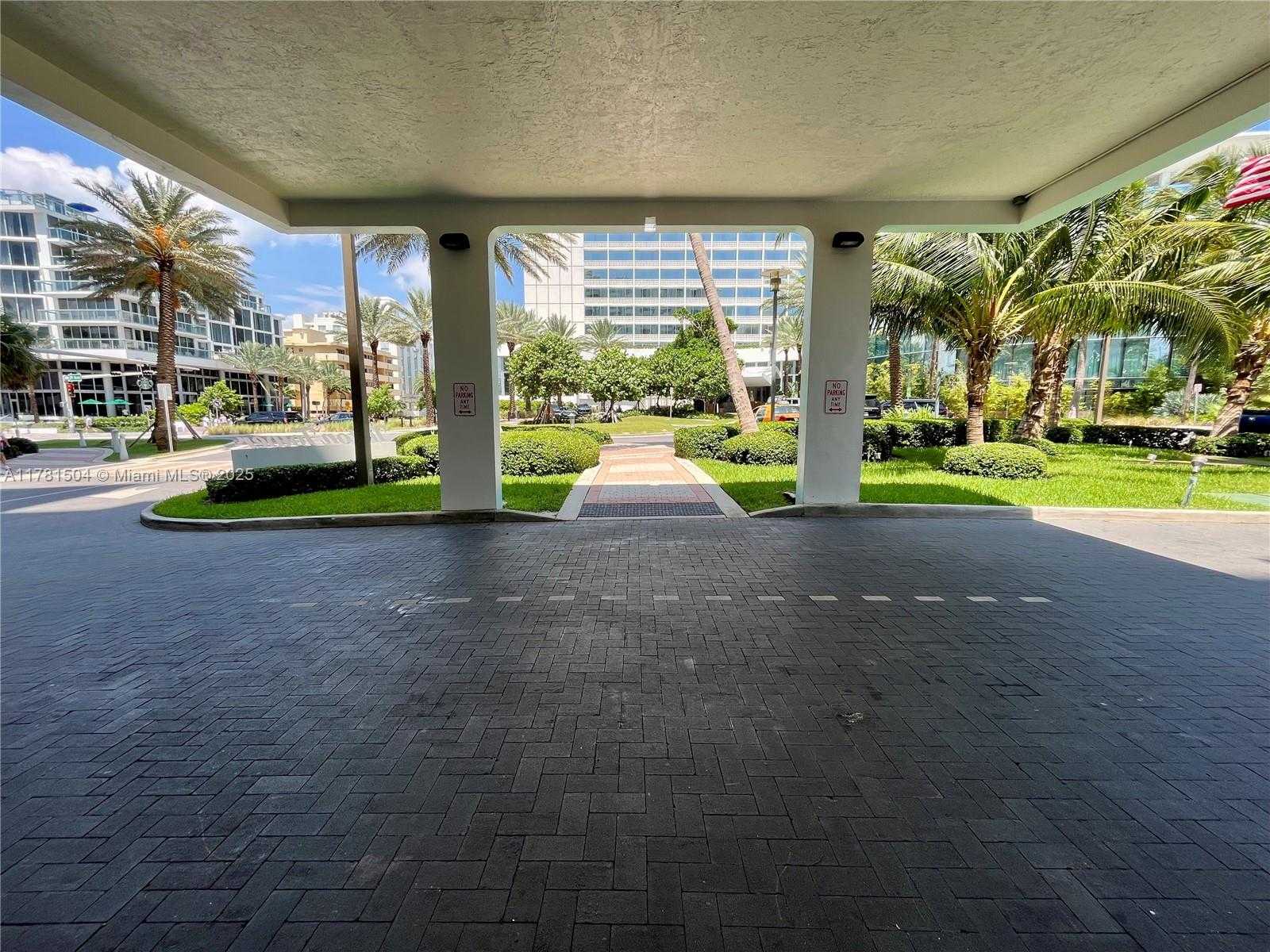 Small Image of 2899 COLLINS AVE #820, Miami Beach Number 25