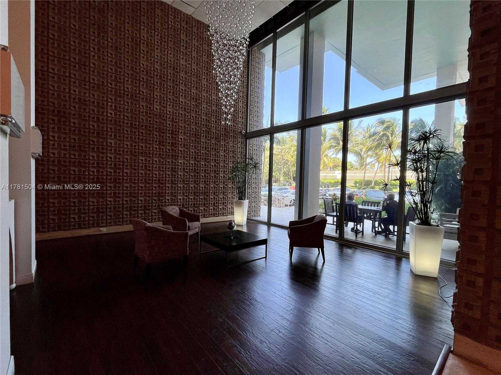 Small Image of 2899 COLLINS AVE #820, Miami Beach Number 27
