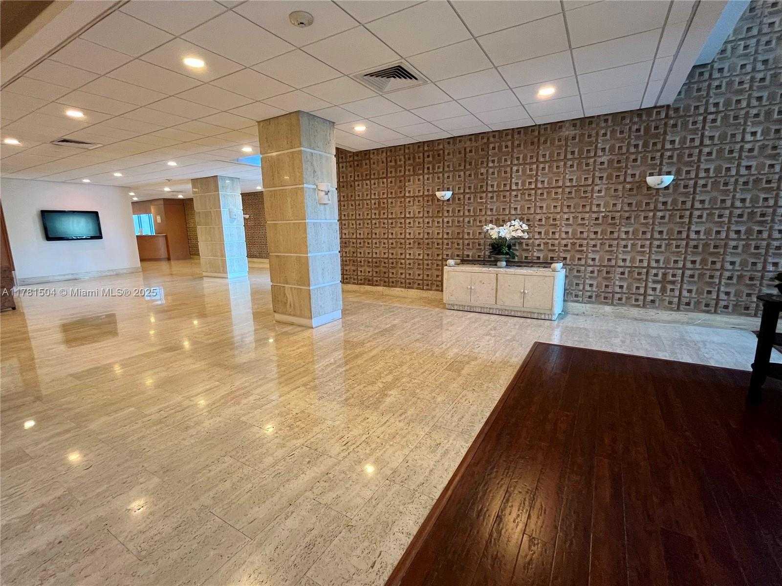 Small Image of 2899 COLLINS AVE #820, Miami Beach Number 28