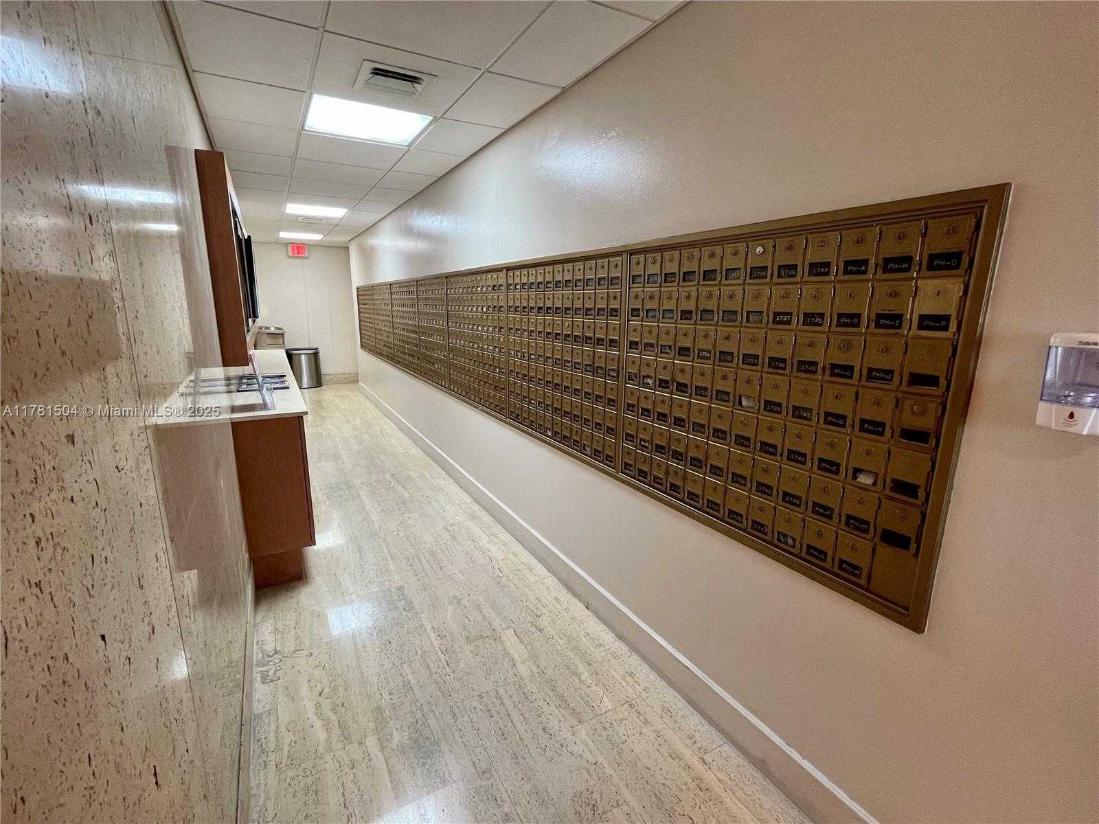Small Image of 2899 COLLINS AVE #820, Miami Beach Number 30
