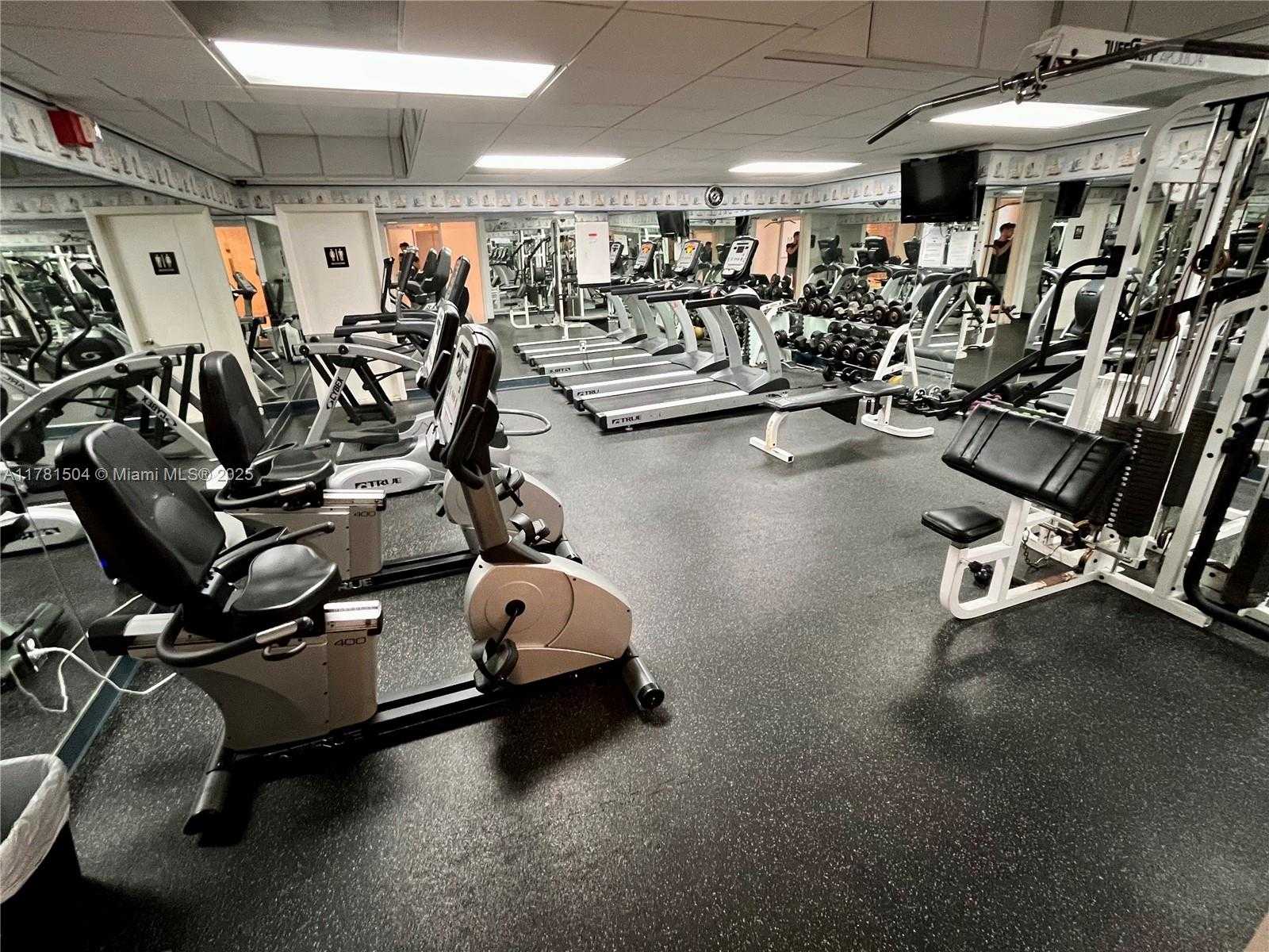 Small Image of 2899 COLLINS AVE #820, Miami Beach Number 31
