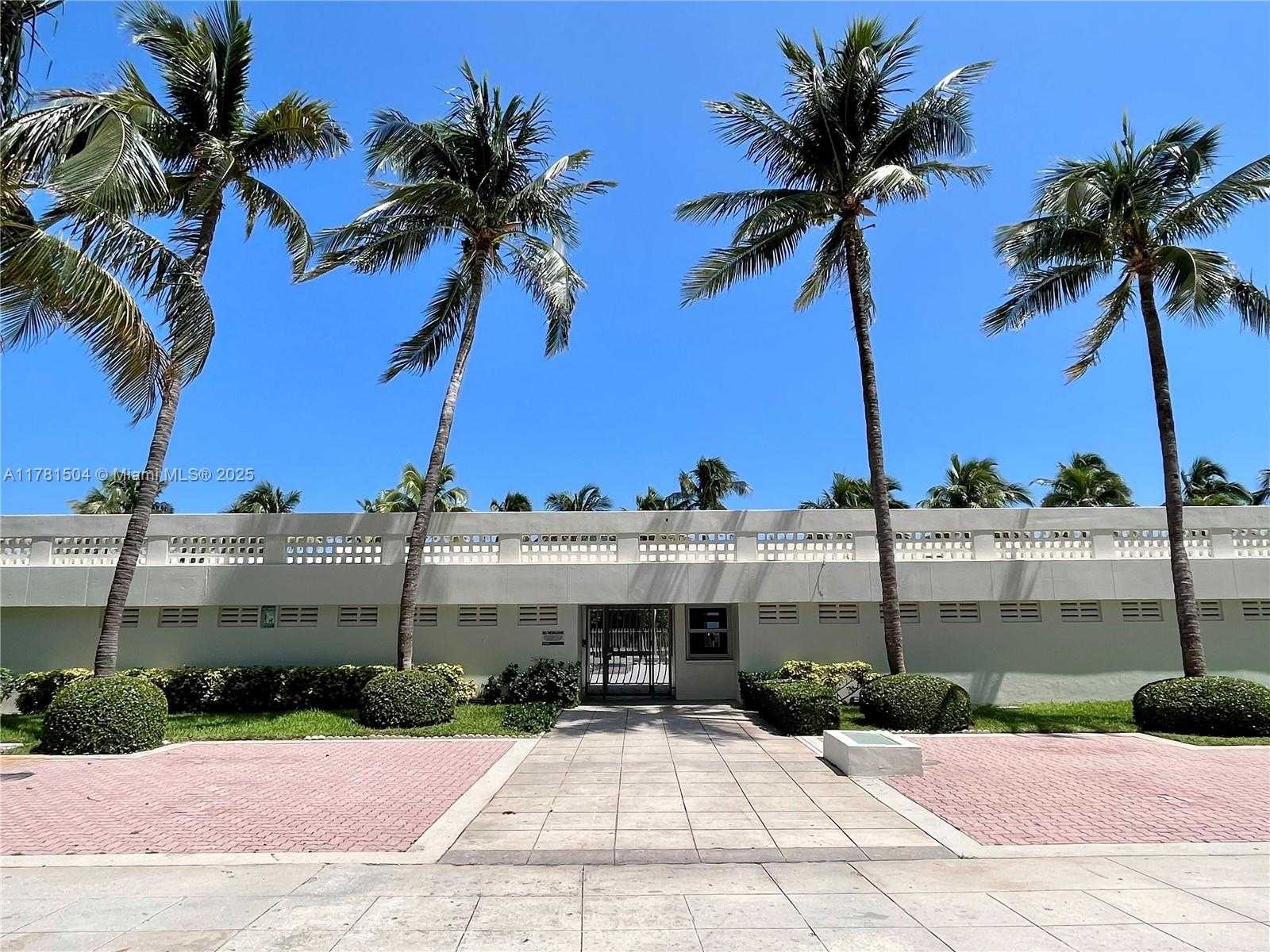 Small Image of 2899 COLLINS AVE #820, Miami Beach Number 37