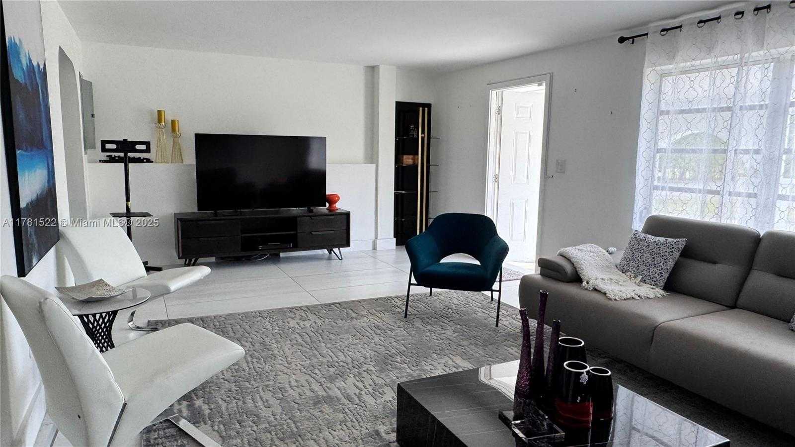 Small Image of 12301 SOUTH WEST 47TH ST, Miami Number 10