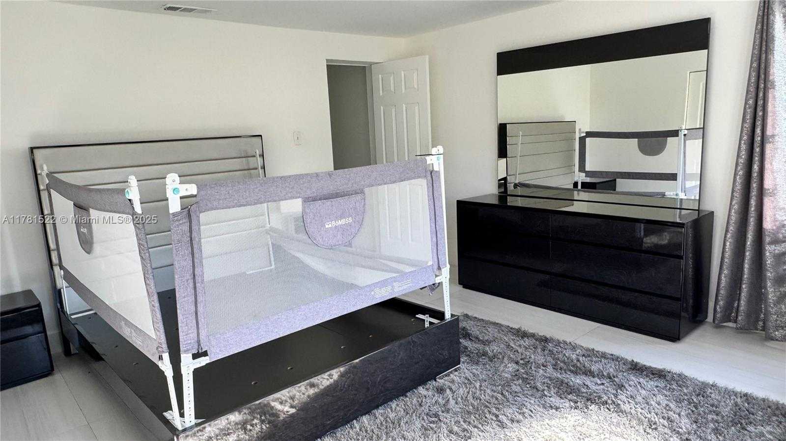 Small Image of 12301 SOUTH WEST 47TH ST, Miami Number 25