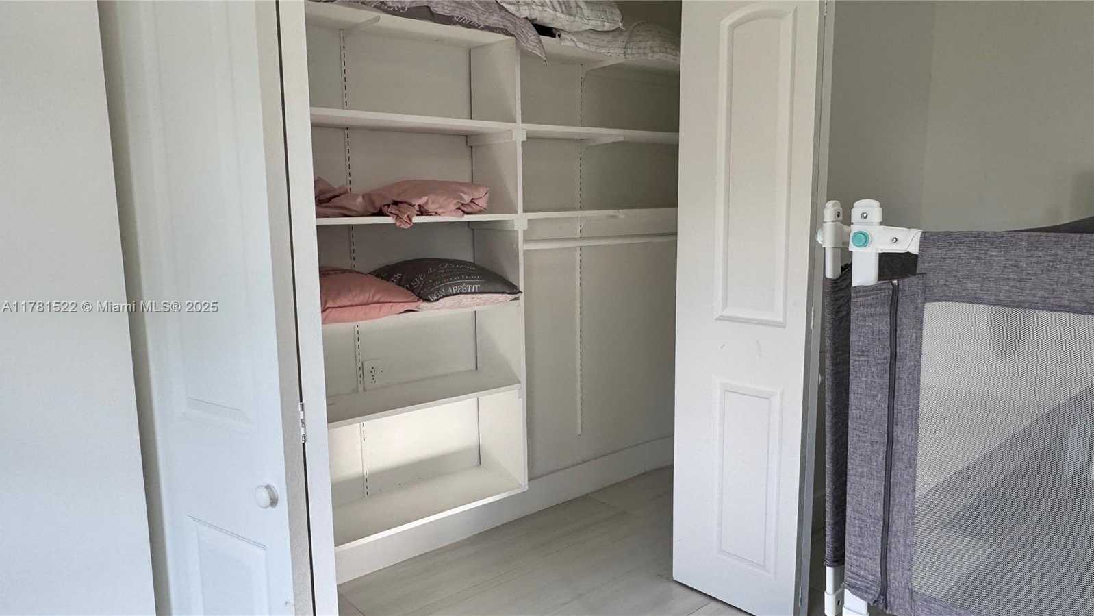 Small Image of 12301 SOUTH WEST 47TH ST, Miami Number 26