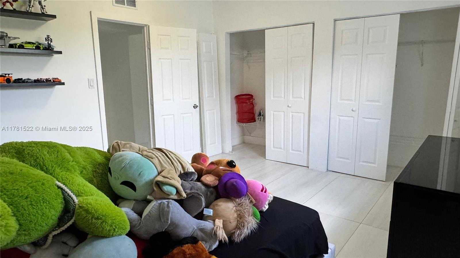 Small Image of 12301 SOUTH WEST 47TH ST, Miami Number 30