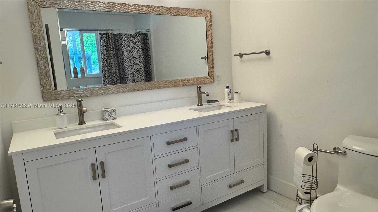 Small Image of 12301 SOUTH WEST 47TH ST, Miami Number 36