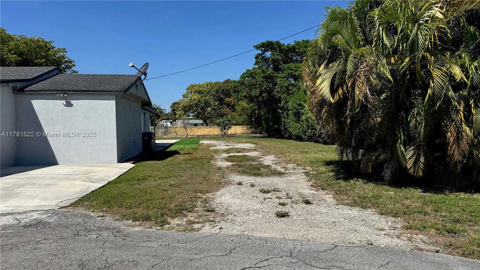 Small Image of 12301 SOUTH WEST 47TH ST, Miami Number 5