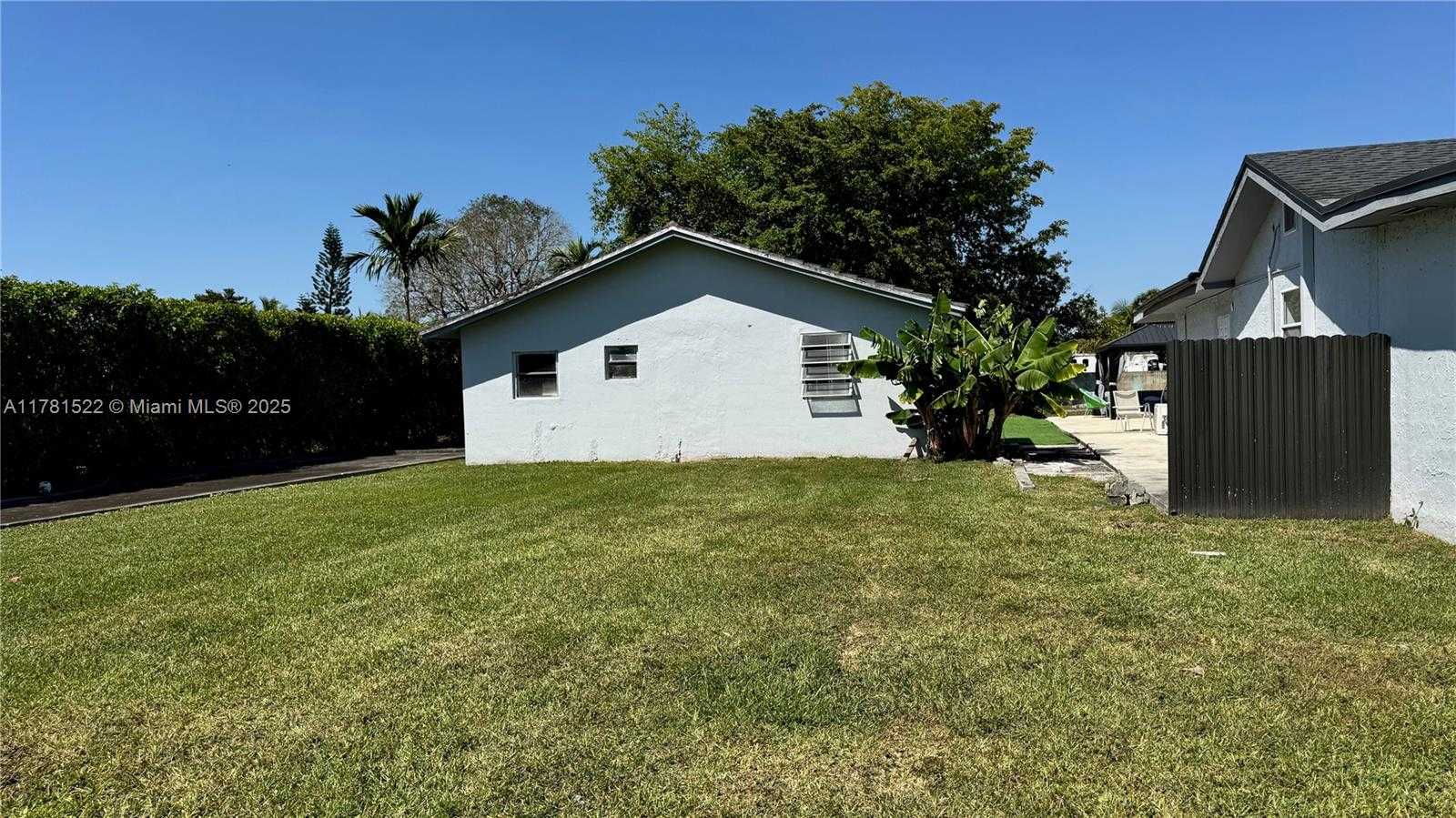 Small Image of 12301 SOUTH WEST 47TH ST, Miami Number 54