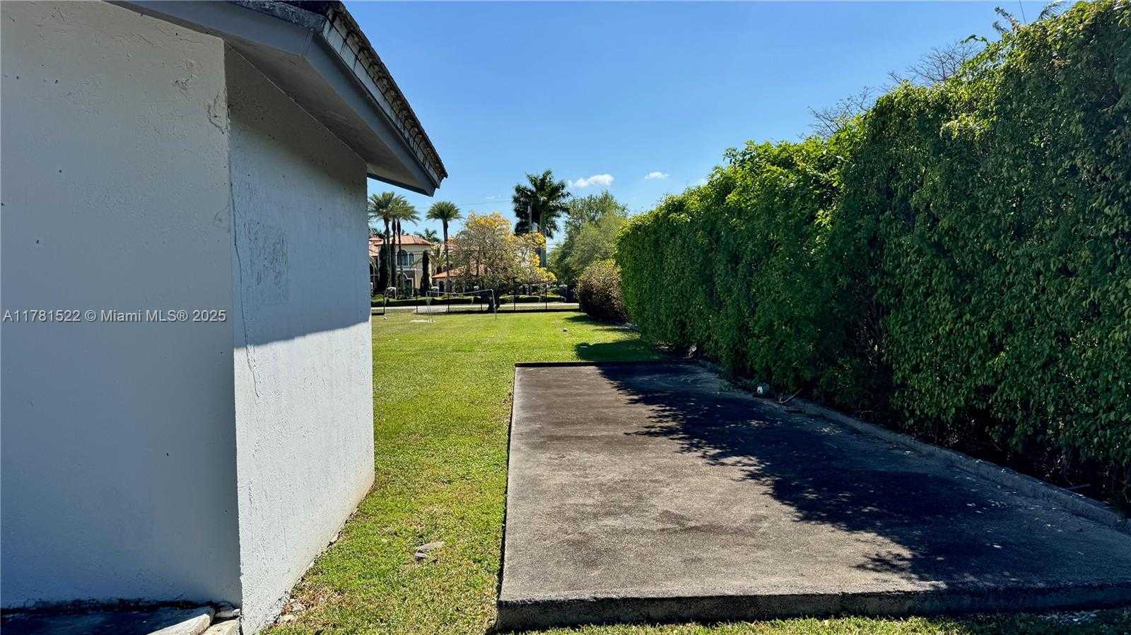 Small Image of 12301 SOUTH WEST 47TH ST, Miami Number 55