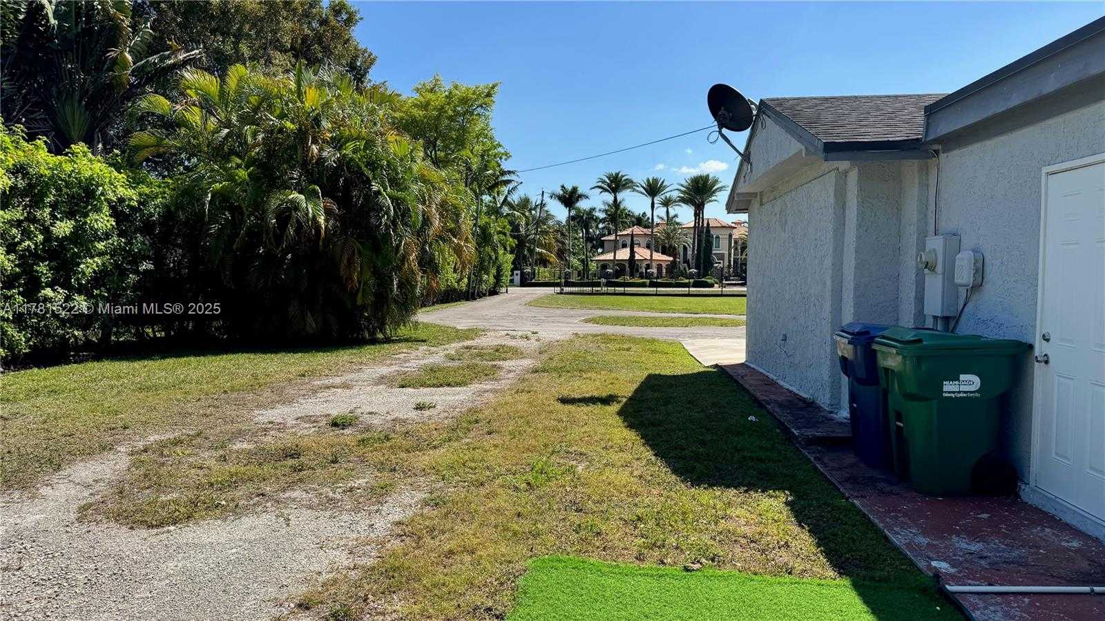 Small Image of 12301 SOUTH WEST 47TH ST, Miami Number 57