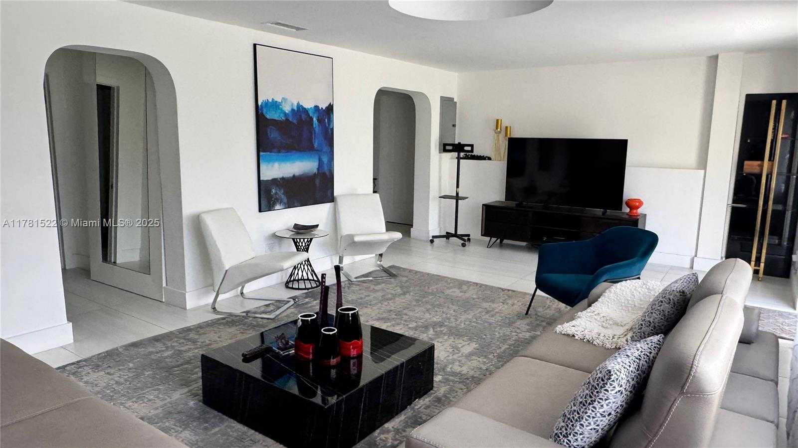 Small Image of 12301 SOUTH WEST 47TH ST, Miami Number 9