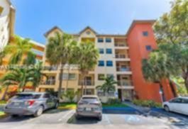 Small Image of 8225 LAKE DR #302, Doral Number 3