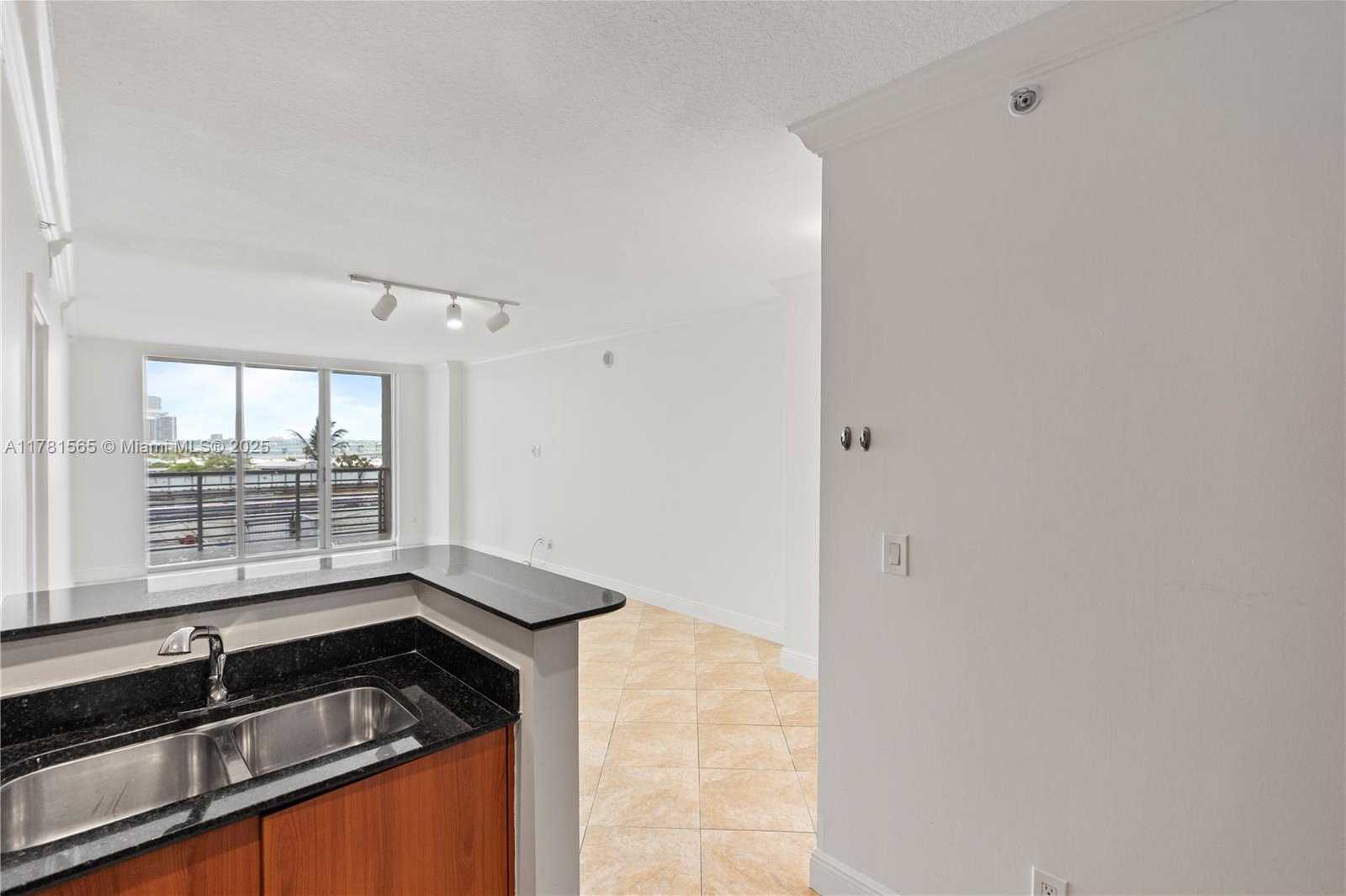 Small Image of 325 SOUTH BISCAYNE BLVD #1214, Miami Number 11
